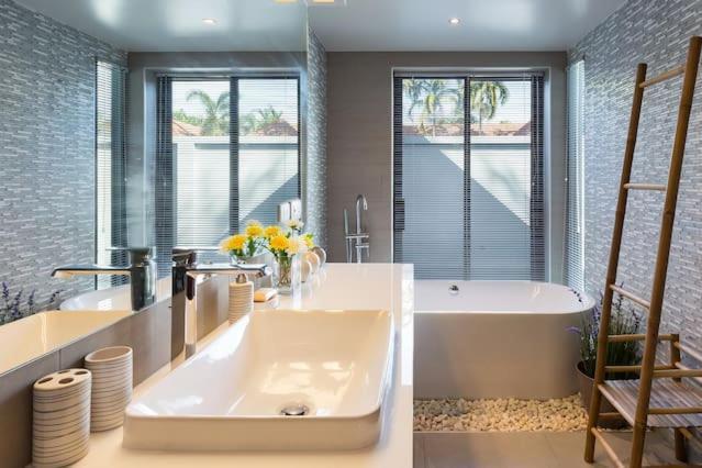 Villa Crystal Two-Bedroom Private Pool Villa Phuket Екстериор снимка
